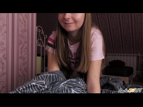 ❤️ Blondie duboko siše svoju drugu prijateljicu i dobiva spermu u usta Jebanje na bs.tube-sexer-com.ru ❌